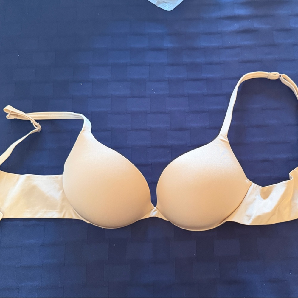 SKIMS Smooth Molded Light Beige T-Shirt Bra